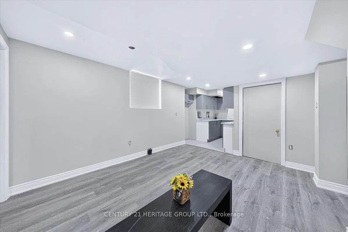2 bed, $3,000 — Photo 4