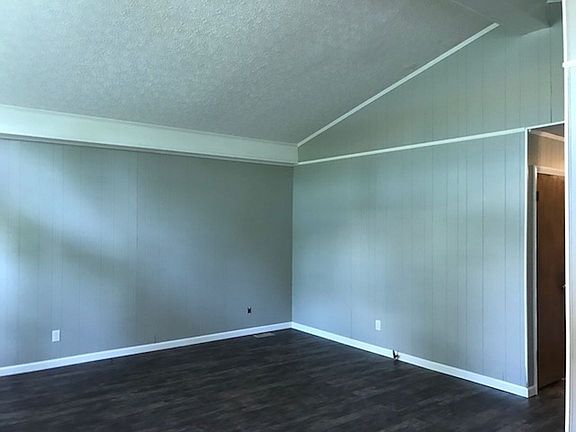 5th image of 16 Lakeview Dr
