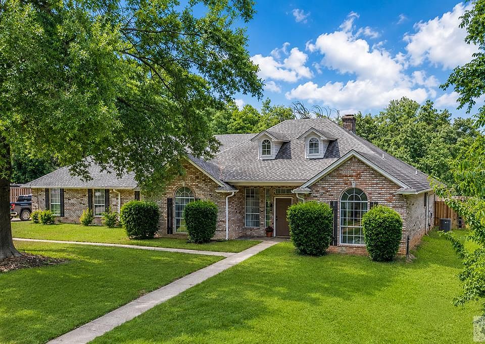 1st image of 17 Sarah Ln