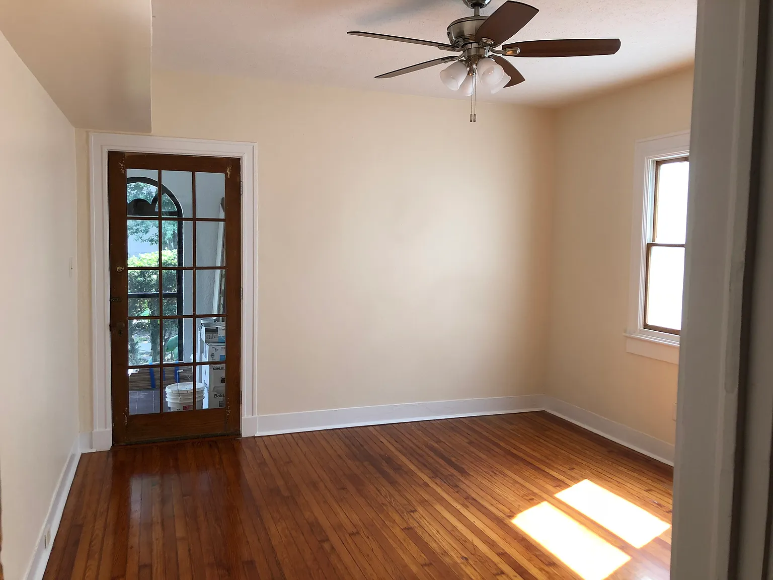 3 bed, 1370 sqft, $2,100 — Photo 3