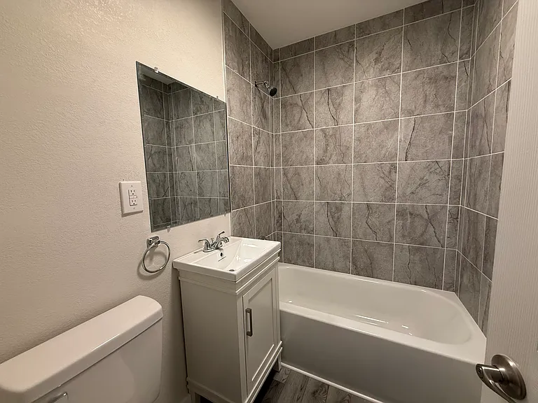 1509 E Roosevelt St #4 — Photo 9