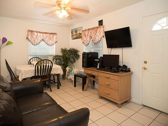 4th image of 705 Flora St