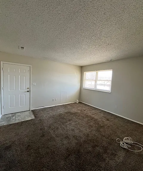 644 N Hocker Ave — Photo 10