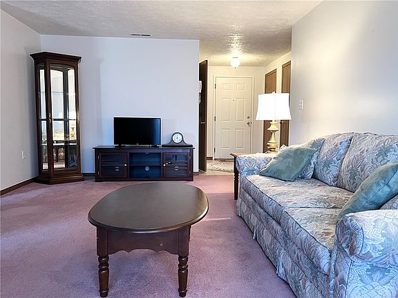 5th image of 2850 Edgecliff Rd APT 35