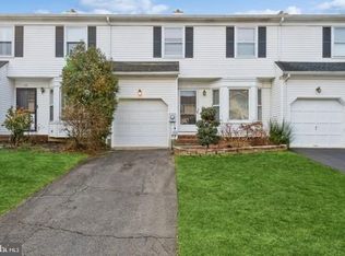 17 Carriage Ln, Englishtown, NJ 07726