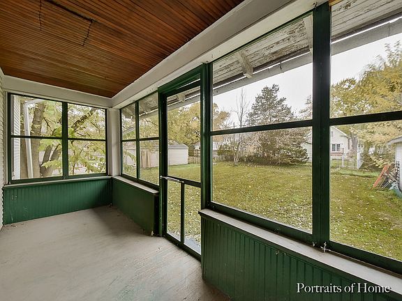 Screened in Back Porch