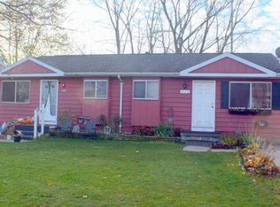 718 Armstrong Rd, Lansing, MI 48911