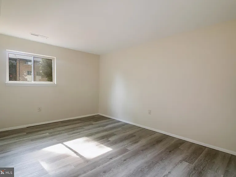 18730 Walkers Choice Rd #2 — Photo 37