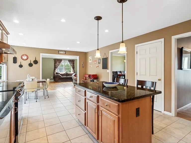 47 Skyview Dr — Photo 7