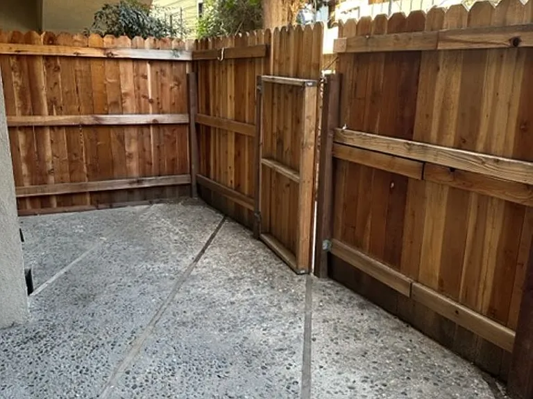 G11707 — Photo 19