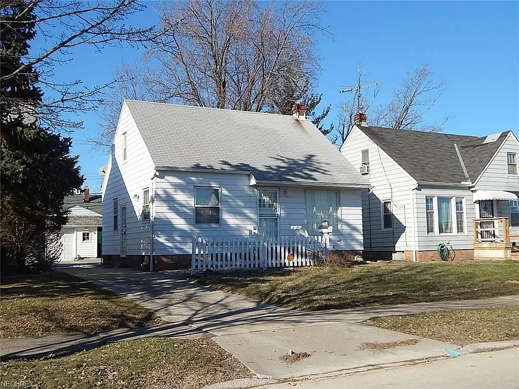 19613 Beverly Ave photo 1