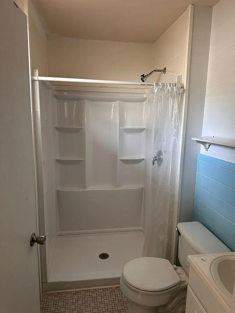 Affordable- 1-Bedroom 1-Bath - Great Location Near Publix Shopping Center! — Photo 4