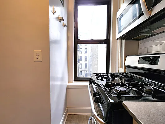 Rented by Made In NY Realty | media 16