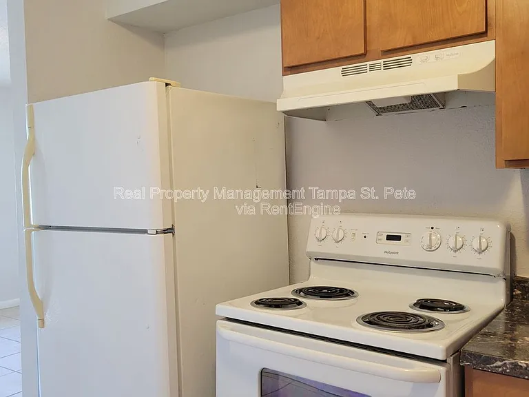 8429 N 39th St #4 — Photo 7