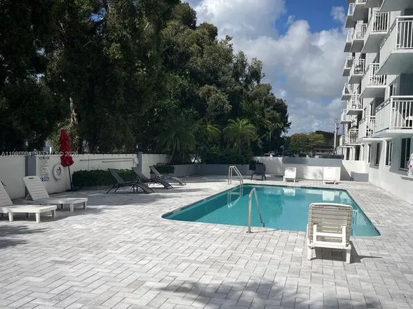 1251 NE 108th St, Miami, FL