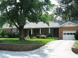 704 Draper Rd SW, Blacksburg, VA 24060