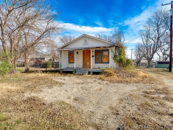 319 W 6th St, Ada, OK 74820