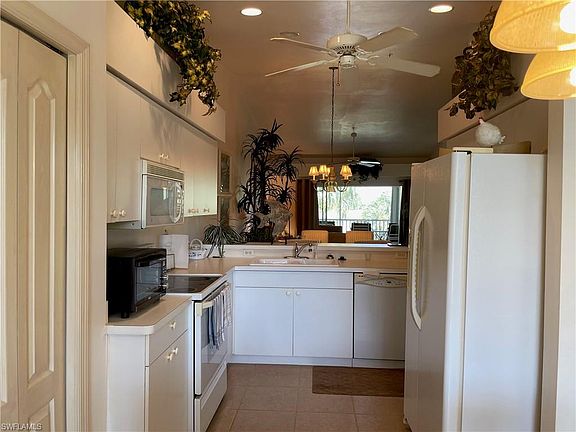 2nd image of 26991 Clarkston Dr Unit 8205
