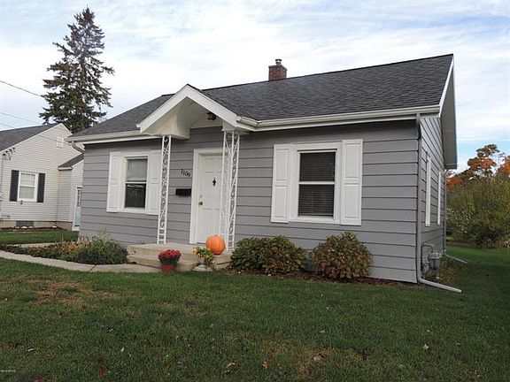 2nd image of 1109 Oaklawn St NE