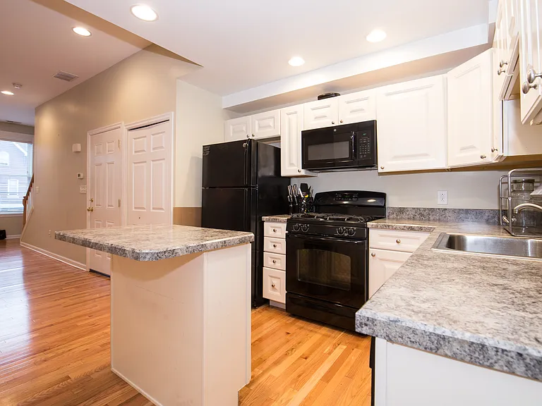 3026 W Girard Ave #2 — Photo 7