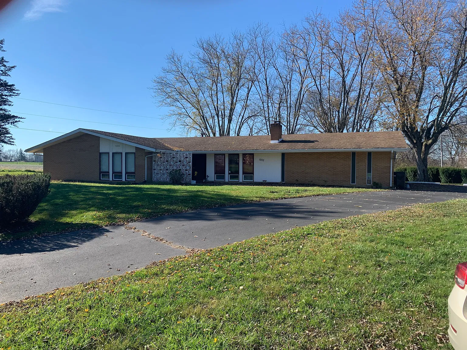 1253 Carver Ct — Photo 2
