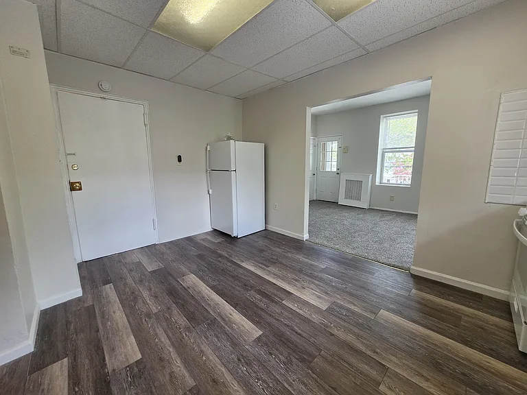 1366 E 58th St #3 — Photo 15