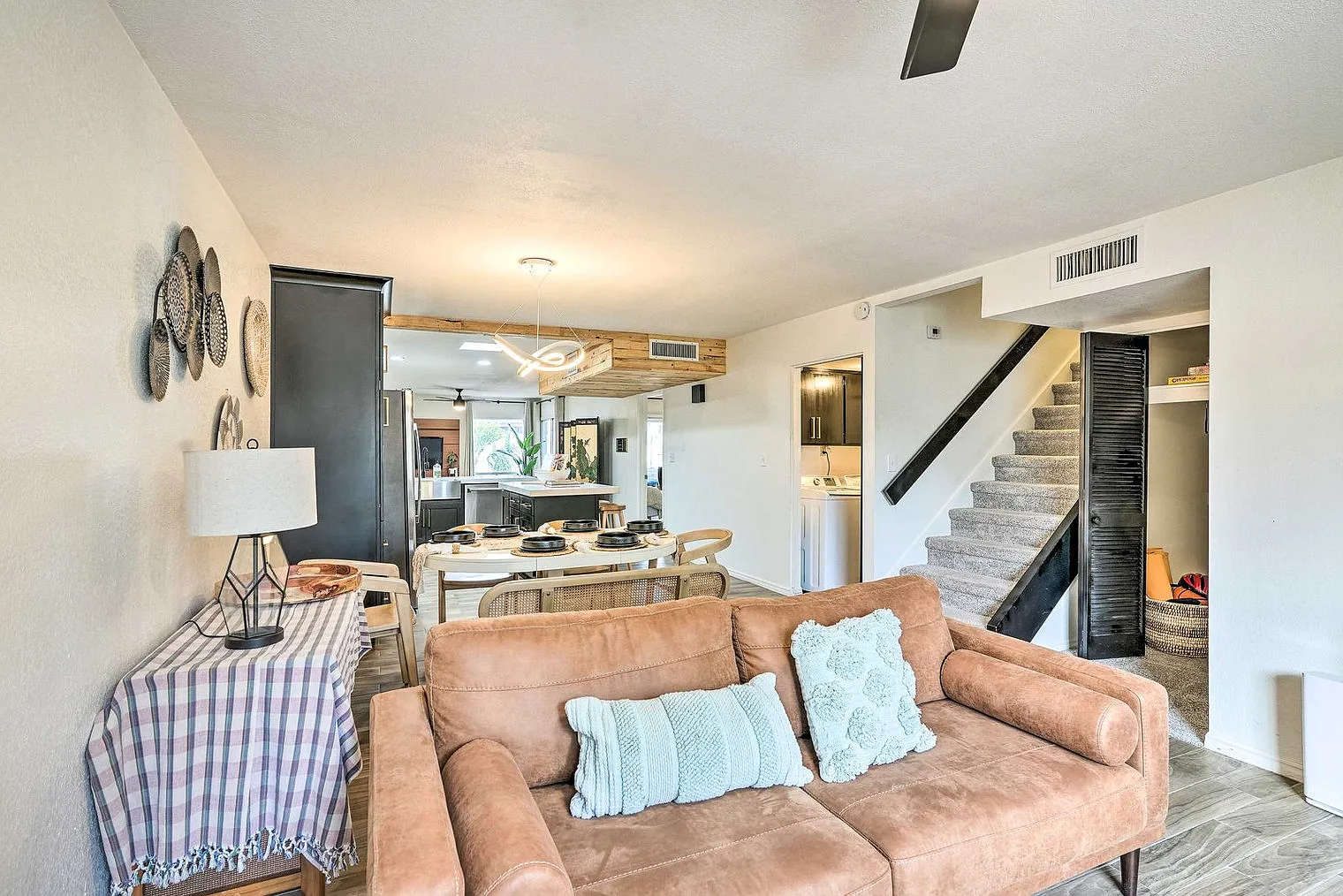 3 bed, 3.0 bath, 1776 sqft, $3,808 — Photo 2