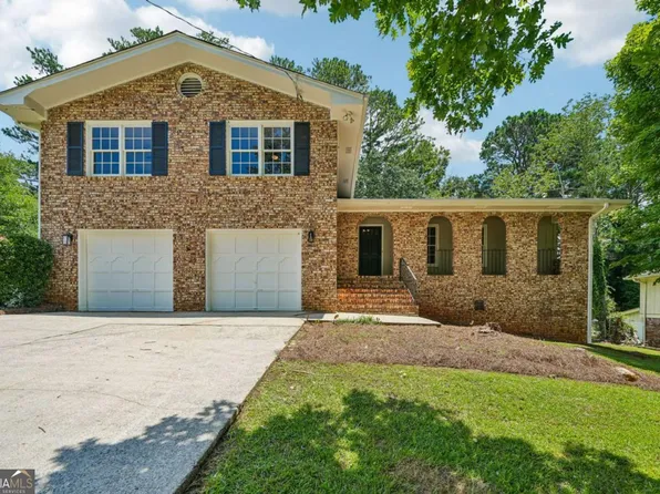 965 Dunstan Ln, Stone Mountain, GA 30083
