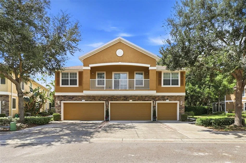 3 bed, 2.5 bath, 1776 sqft, $2,995 — Photo 1