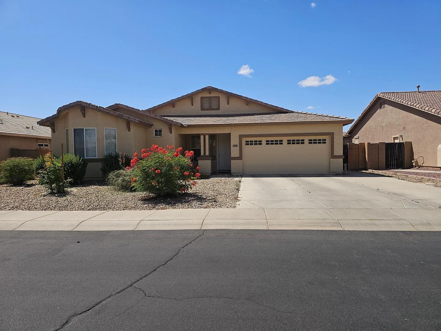 4 bed, 2.0 bath, 2254 sqft, $2,195 — Photo 2