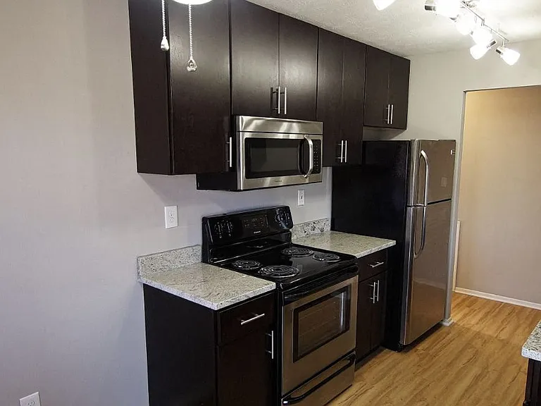 Westwood Apartments - SP Lafayette LLC — Photo 17