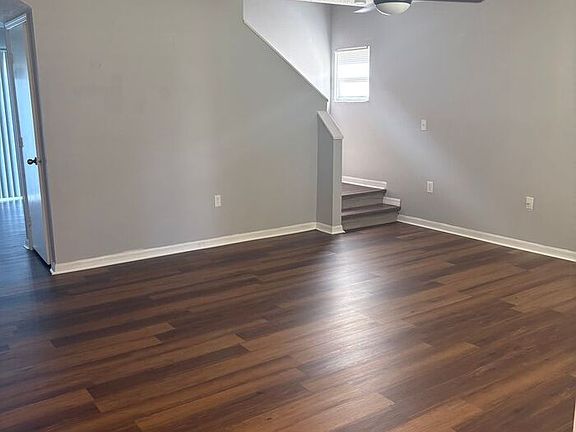 4th image of 5461 Wood Crossing St