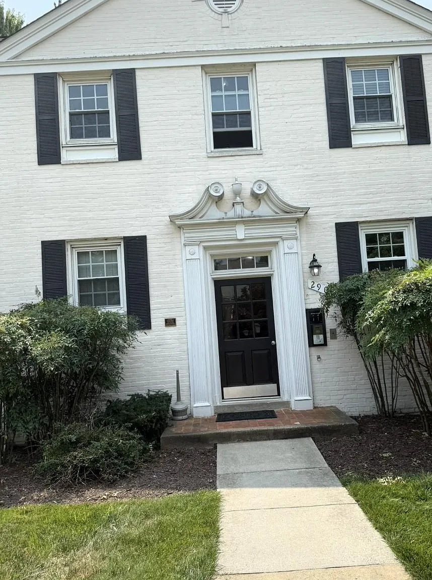 Commons Of Arlington — Photo 1