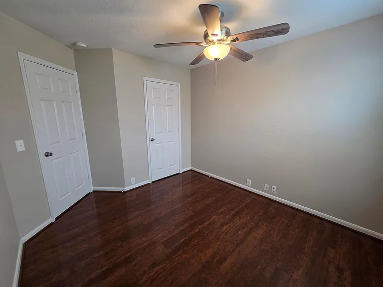 4702 Pin Oak Creek Ln — Photo 17