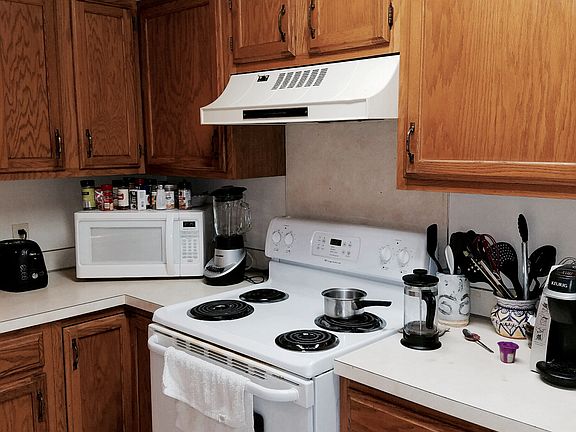 3rd image of 2345 Brookview Ct