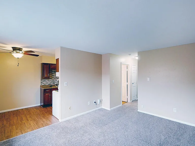 Sharondale Woods Apartments — Photo 41