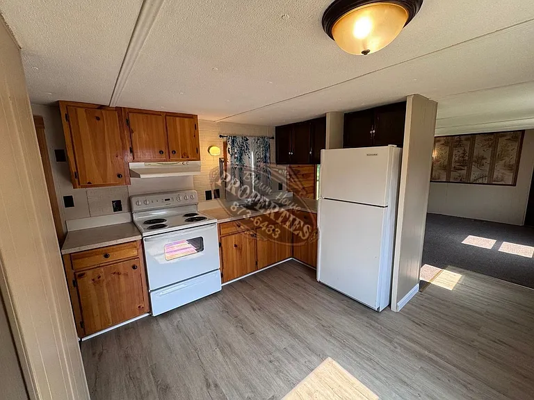 236 Oak St — Photo 10