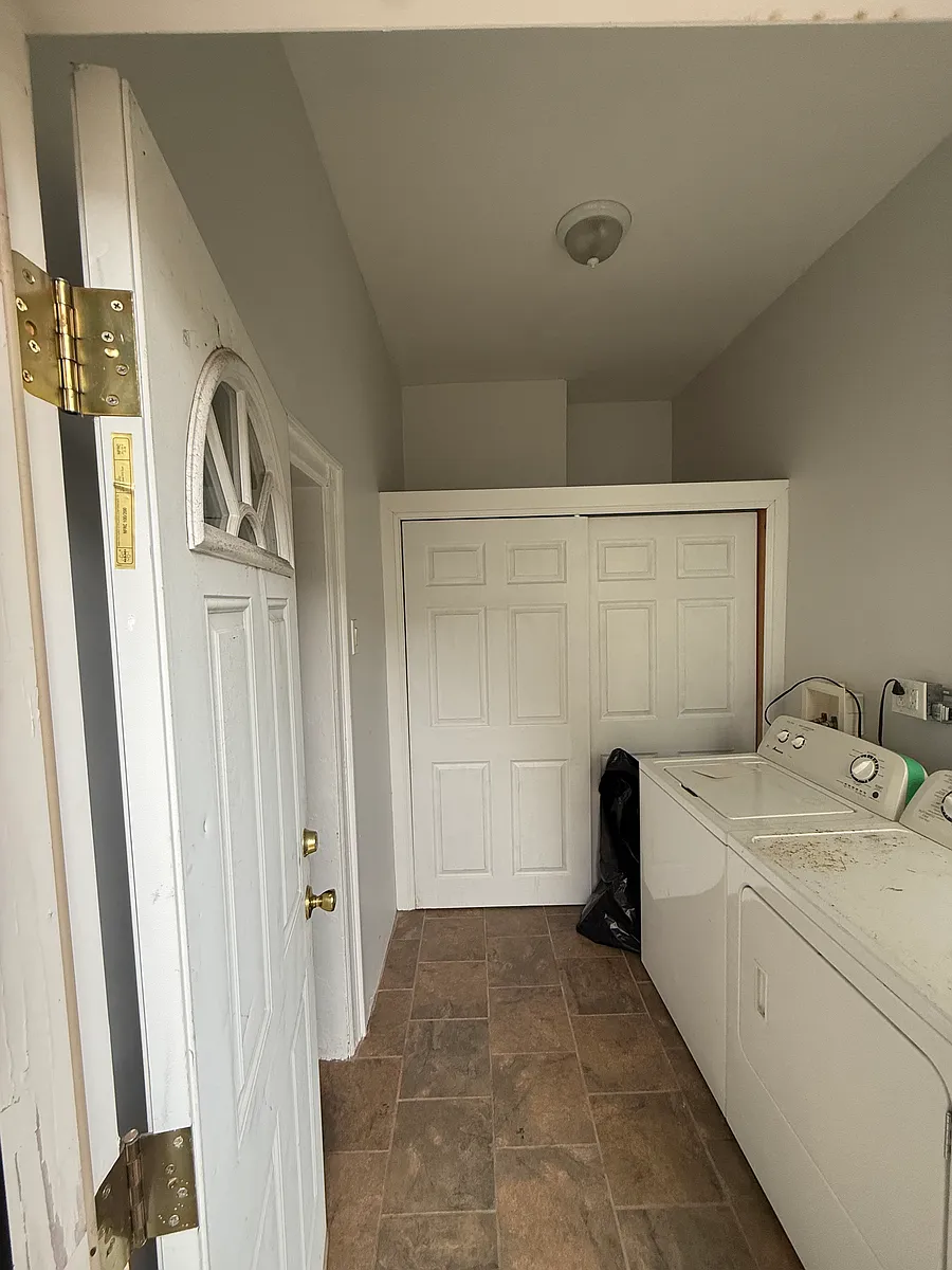 Building Photo - 5734 Walker St #2