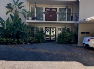 11 Country Club Dr #11, Largo, FL 33771