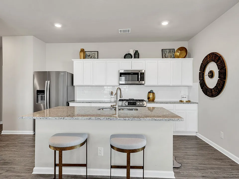 Nautical Point at Lakeshore Villages