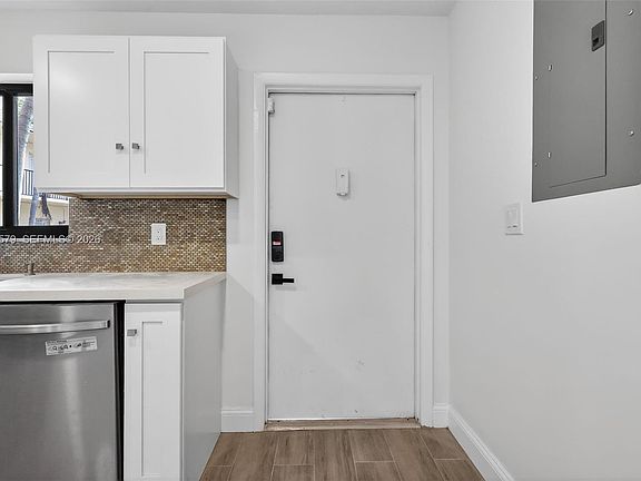 3rd image of 275 Gate Rd APT 104