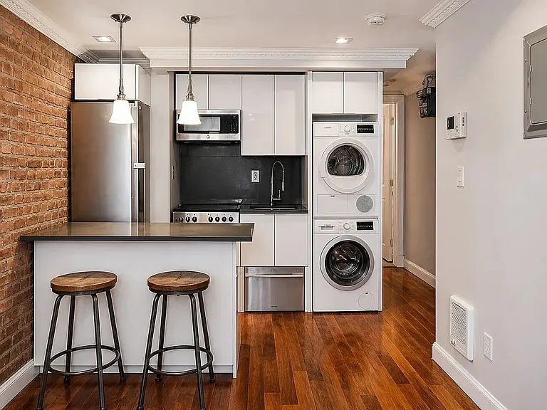 115 Mulberry St #4F — Photo 2