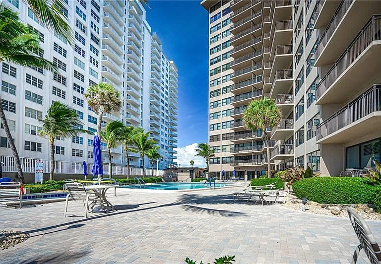 3800 Galt Ocean Dr #1108 — Photo 36