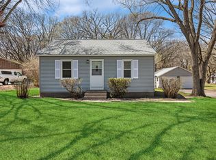 7200 Knollwood Dr, Mounds View, MN 55112