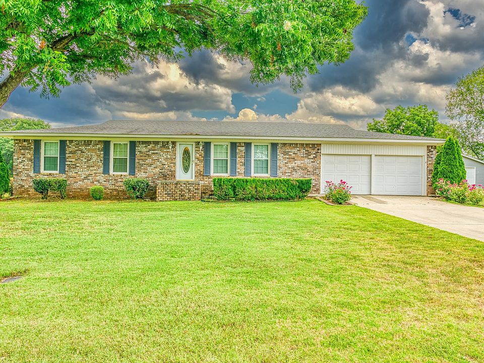 2nd image of 190 Cedar Hill Ln