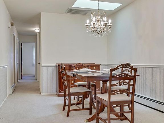 5th image of 44 Doral Dr