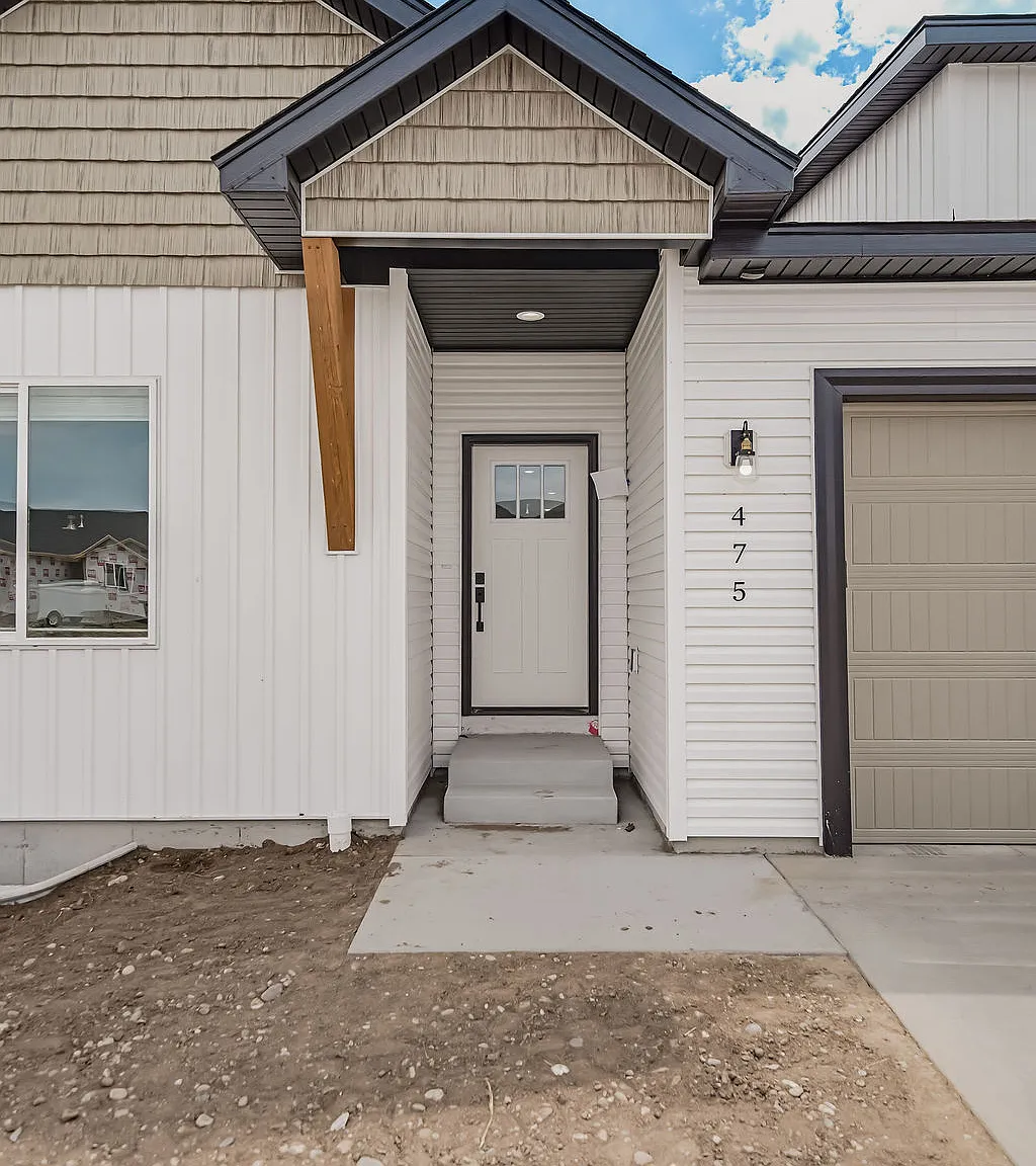 5 bed, 2810 sqft, $2,750 — Photo 1