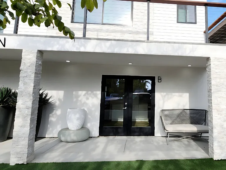 1101-1103 Ocean Ave #B — Photo 3