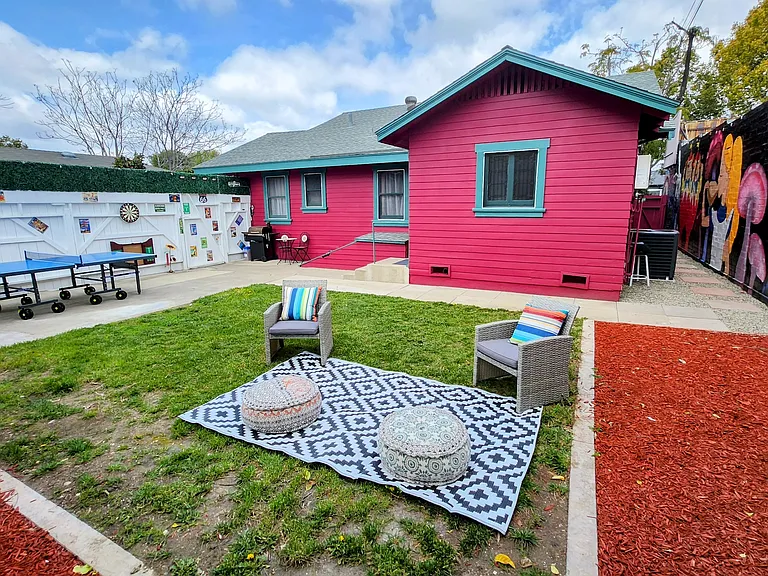 616 W Chapman Ave — Photo 52