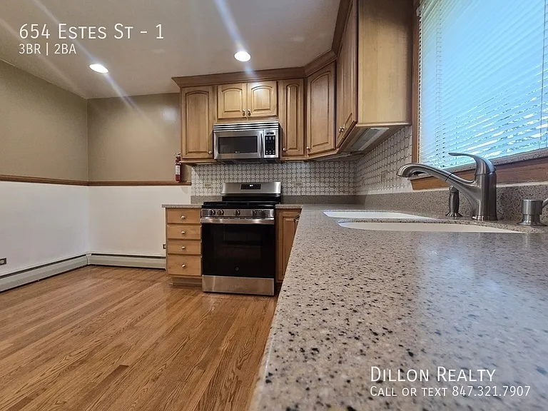 654 Estes St #1 — Photo 9